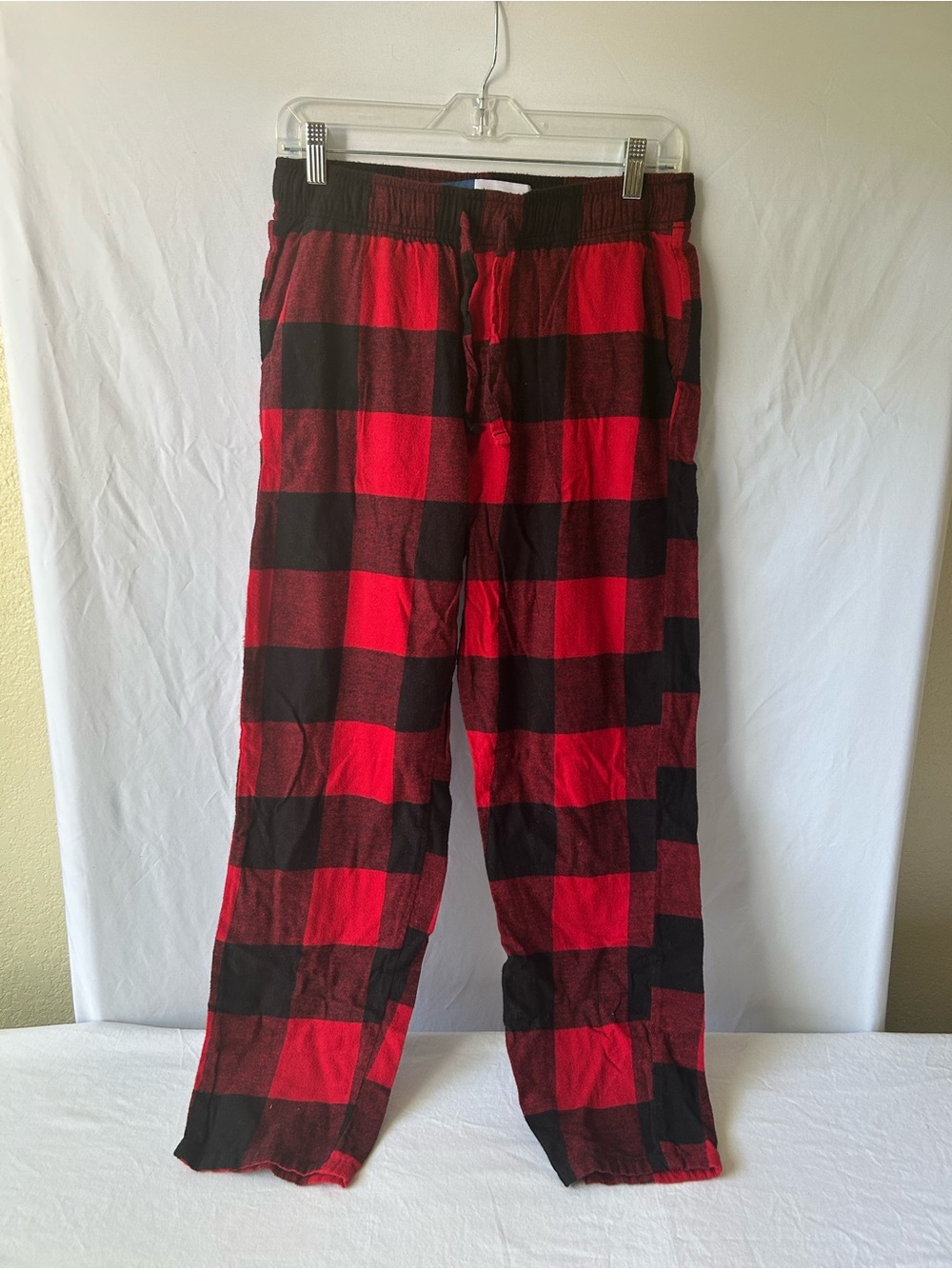 Old Navy Men's Medium Match The Fam Red and Black Buffalo Plaid Lounge Pants